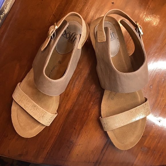 Sofft Tan and Rose gold Leather Wedge Sandals - Picture 5 of 13